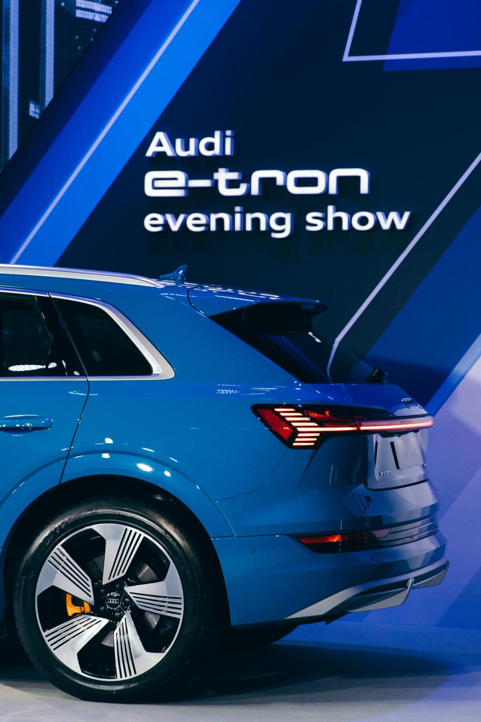 Audi e-tron evening show